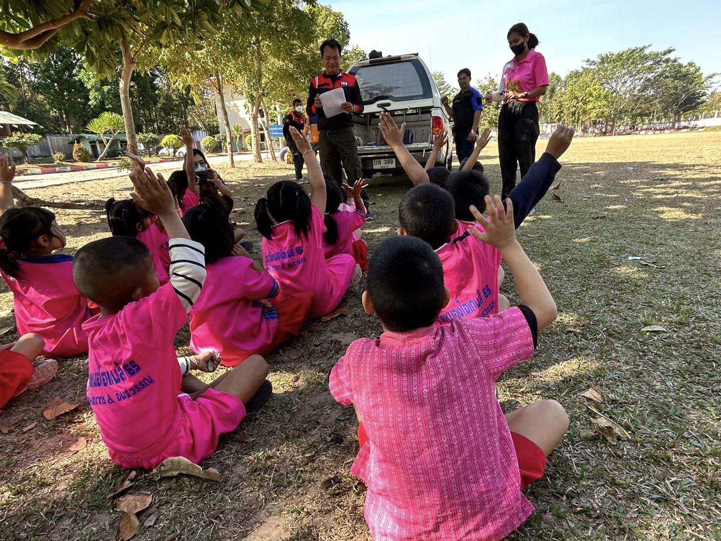 ใหความรแนะนำเดกตดรถ